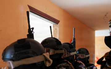 U.S. Marines, Salvadoran marines conduct close-quarters battle training during CENTAM Guardian 2026