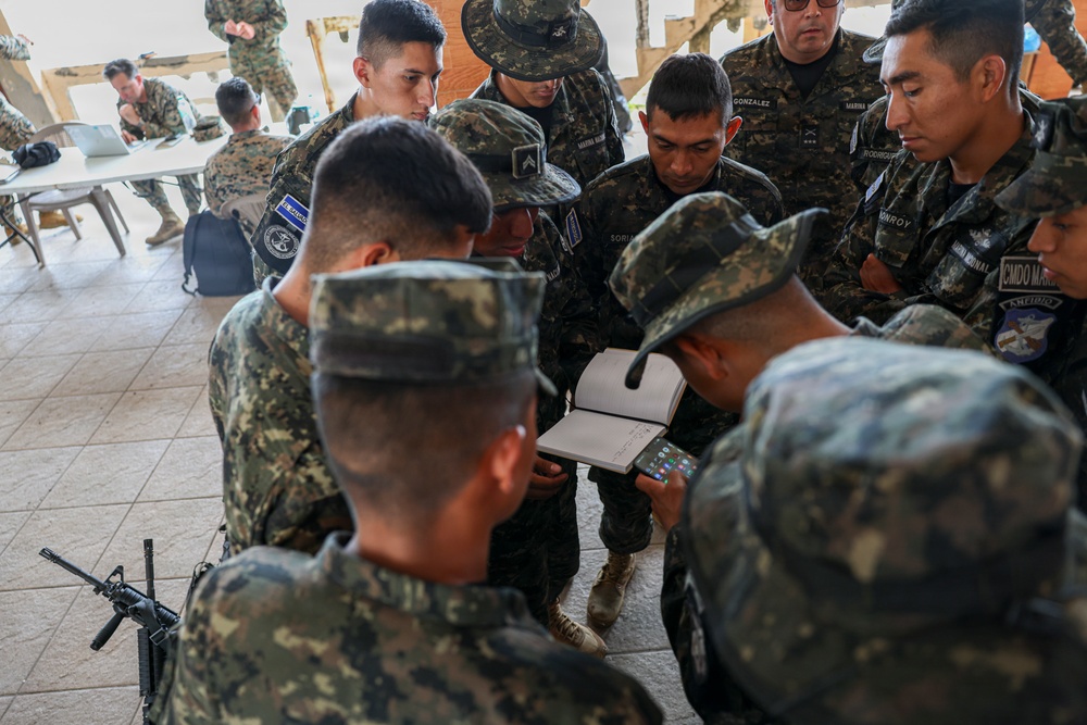 U.S. Marines, Salvadoran marines conduct personnel recovery training during CENTAM Guardian 2026