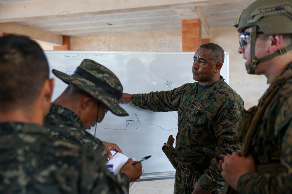 U.S. Marines, Salvadoran marines conduct personnel recovery training during CENTAM Guardian 2026