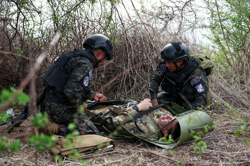 U.S. Marines, Salvadoran marines conduct personnel recovery training during CENTAM Guardian 2026
