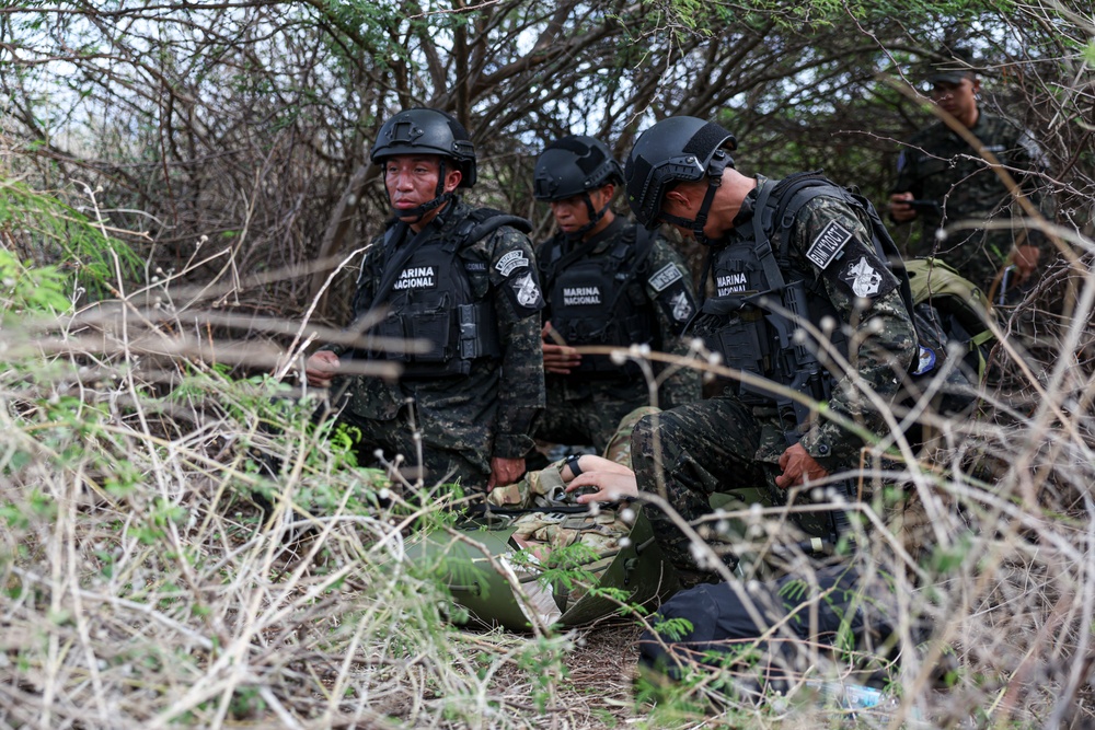 U.S. Marines, Salvadoran marines conduct personnel recovery training during CENTAM Guardian 2026
