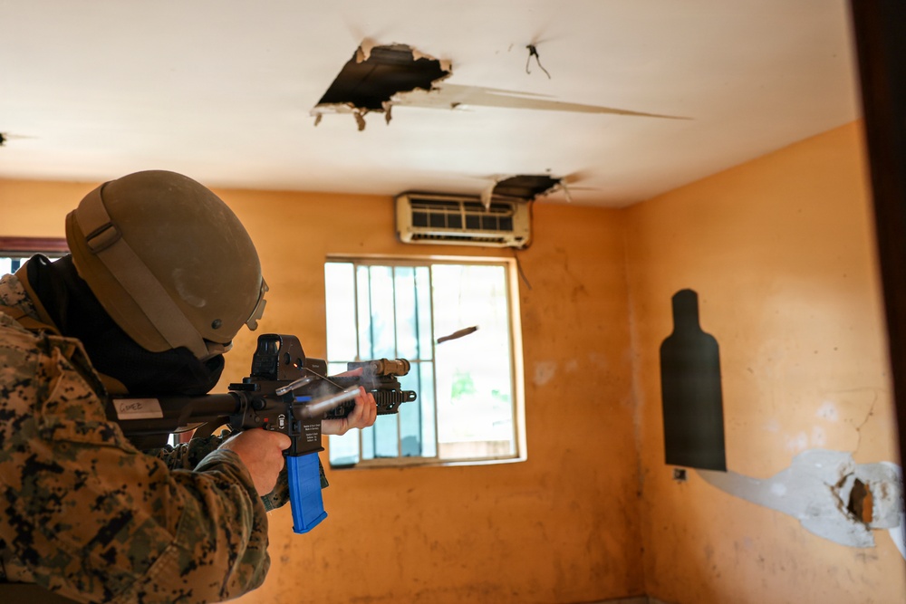 U.S. Marines, Salvadoran marines conduct simulated raid during CENTAM Guardian 2026