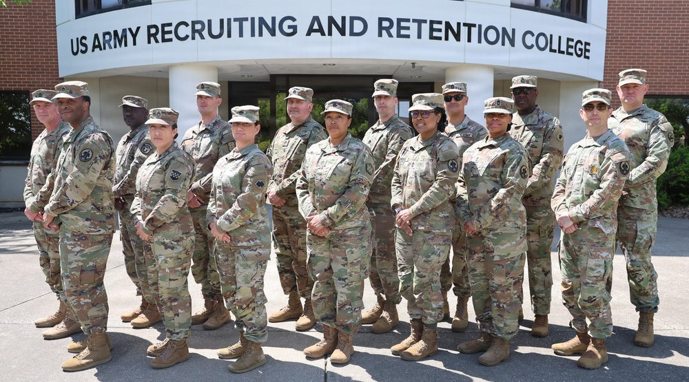 Class Graduation Photo For 79v Career Counselor Course