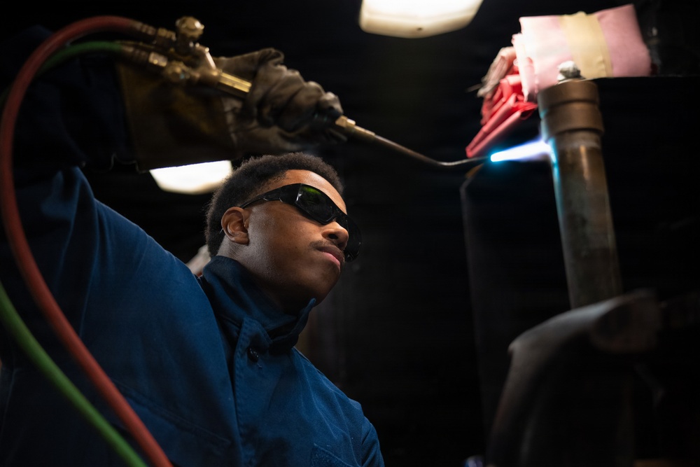 USS Theodore Roosevelt Maintenance