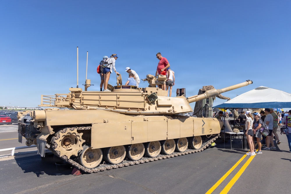 III Corps and 1st Cavalry Division support Wurth 400 race weekend