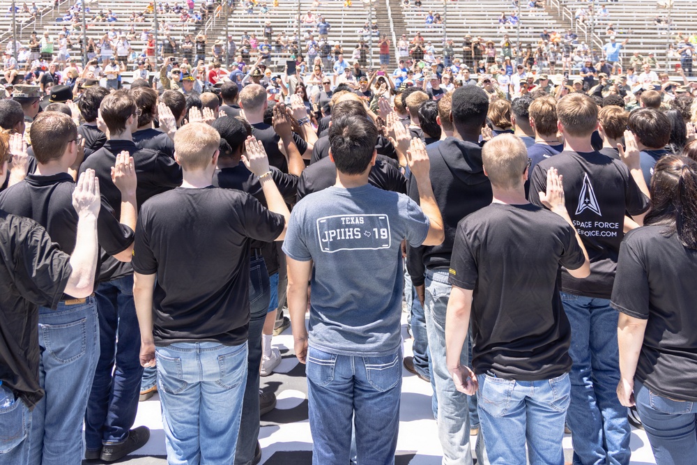 III Corps and 1st Cavalry Division support Wurth 400 race weekend