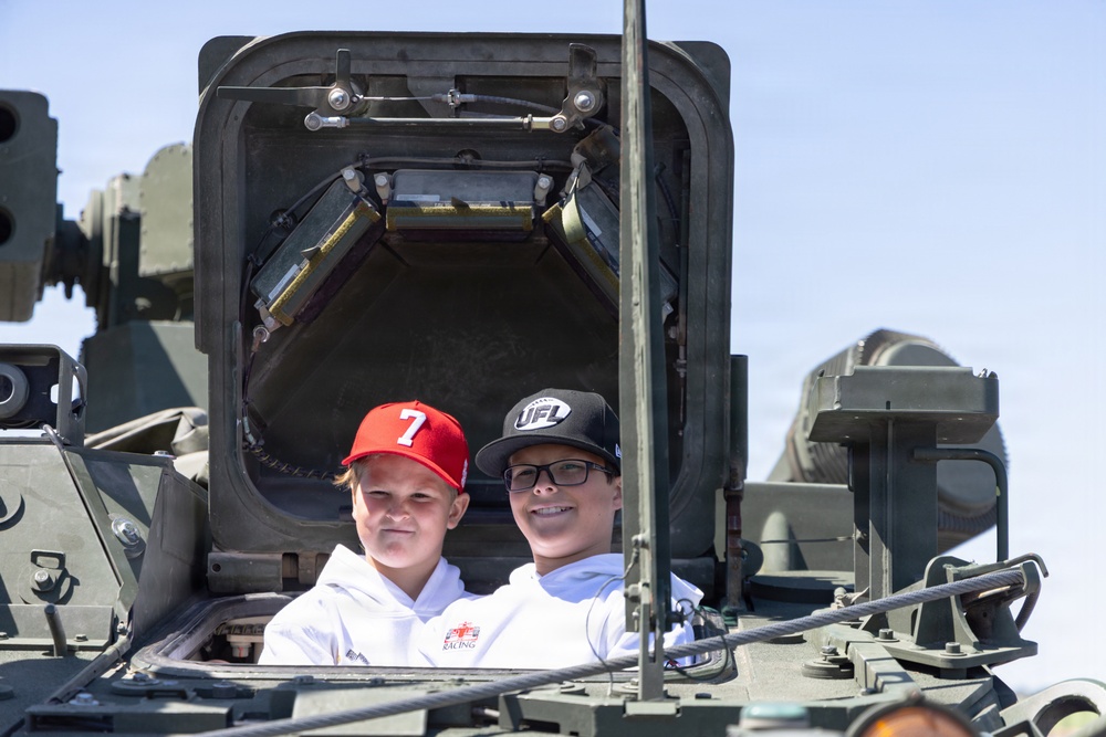 III Corps and 1st Cavalry Division support Wurth 400 race weekend