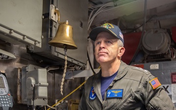 C7F Visits USS Robert Smalls (CG 62)