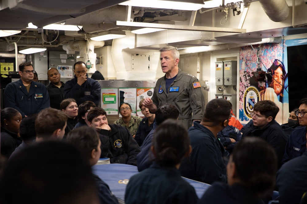 C7F Visits USS McCampbell (DDG 85)
