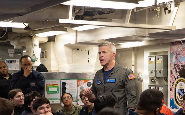 C7F Visits USS McCampbell (DDG 85)