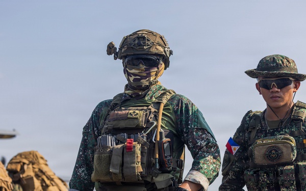 Balikatan 2026: 3rd LCT insert into Batanes island chain for MKTSO-N