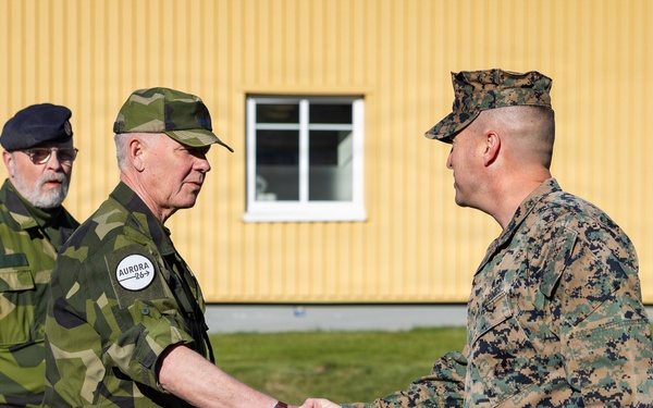 U.S. Marine Corps leaders meet Swedish Armed Forces officials during training exercise