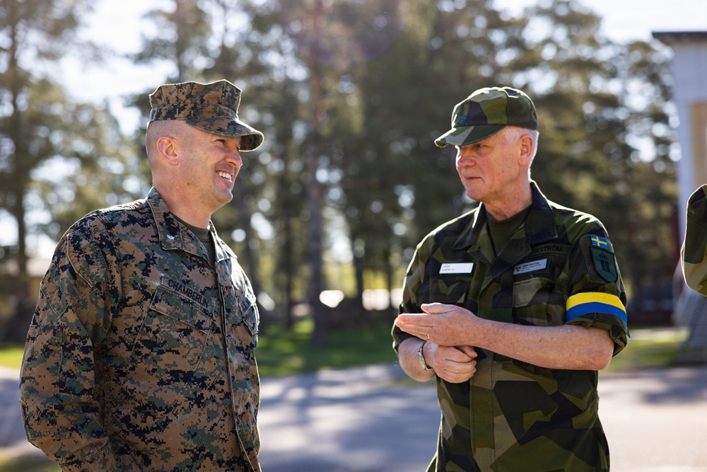U.S. Marine Corps leaders meet Swedish Armed Forces officials during training exercise