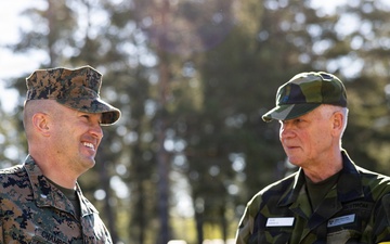U.S. Marine Corps leaders meet Swedish Armed Forces officials during training exercise