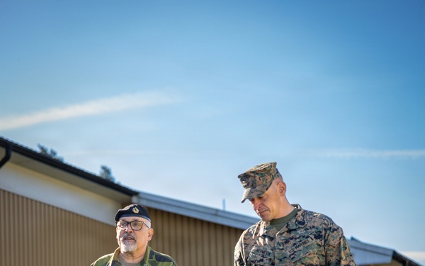 U.S. Marine Corps leaders meet Swedish Armed Forces officials during training exercise