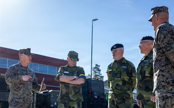 U.S. Marine Corps leaders meet Swedish Armed Forces officials during training exercise