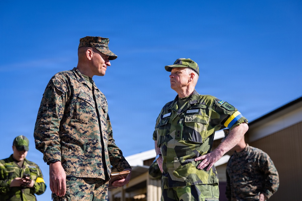 U.S. Marine Corps leaders meet Swedish Armed Forces officials during training exercise