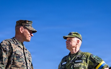 U.S. Marine Corps leaders meet Swedish Armed Forces officials during training exercise