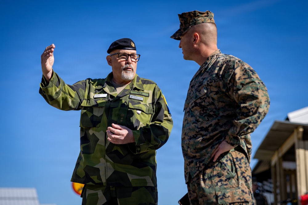 U.S. Marine Corps leaders meet Swedish Armed Forces officials during training exercise