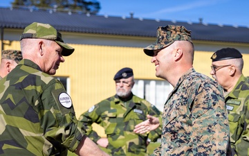 U.S. Marine Corps leaders meet Swedish Armed Forces officials during training exercise