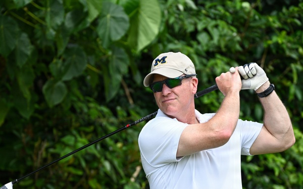 3rd Marine Logistics Group Holds Golf Event during a Commanders' Conference
