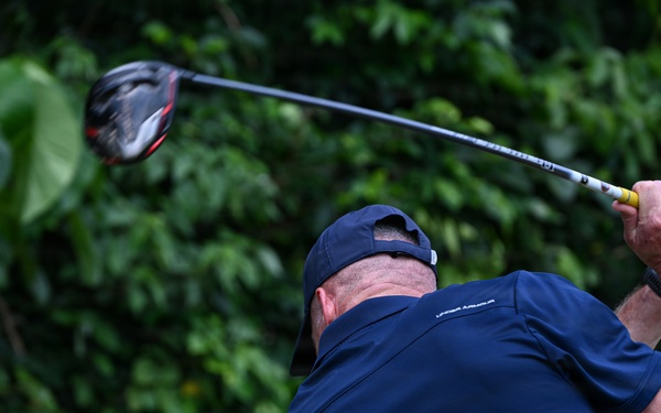 3rd Marine Logistics Group Holds Golf Event during a Commanders' Conference