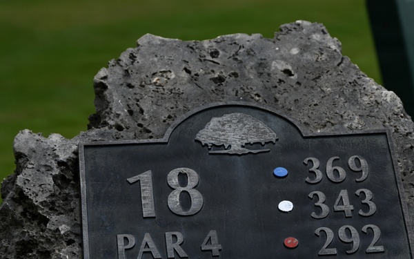 3rd Marine Logistics Group Holds Golf Event during a Commanders' Conference
