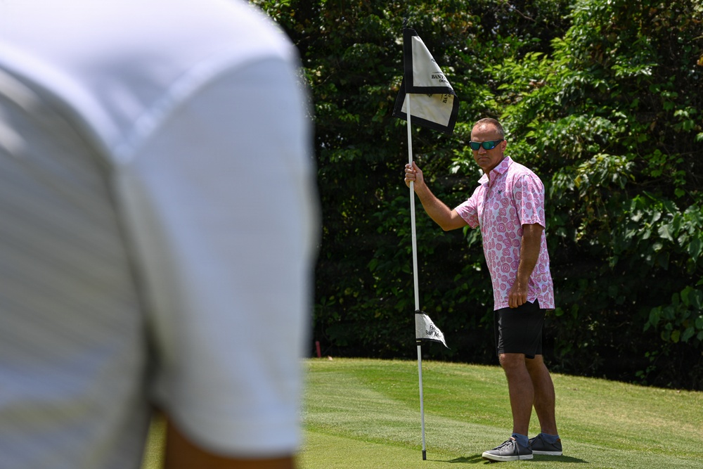 3rd Marine Logistics Group Holds Golf Event during a Commanders' Conference