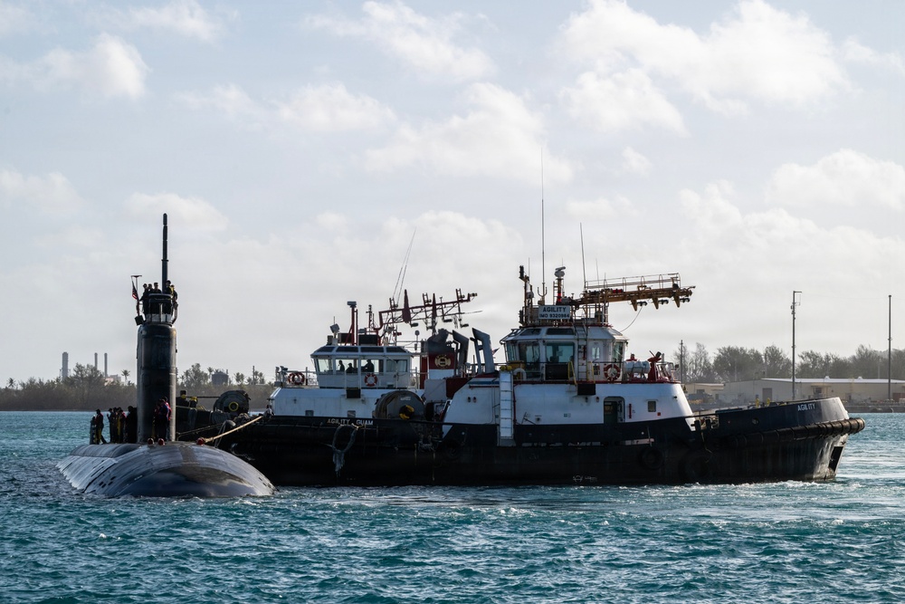USS Jefferson City (SSN 759) returns to Naval Base Guam