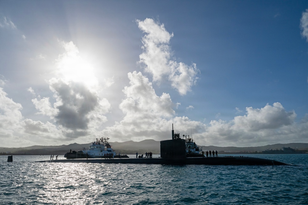 USS Jefferson City (SSN 759) returns to Naval Base Guam