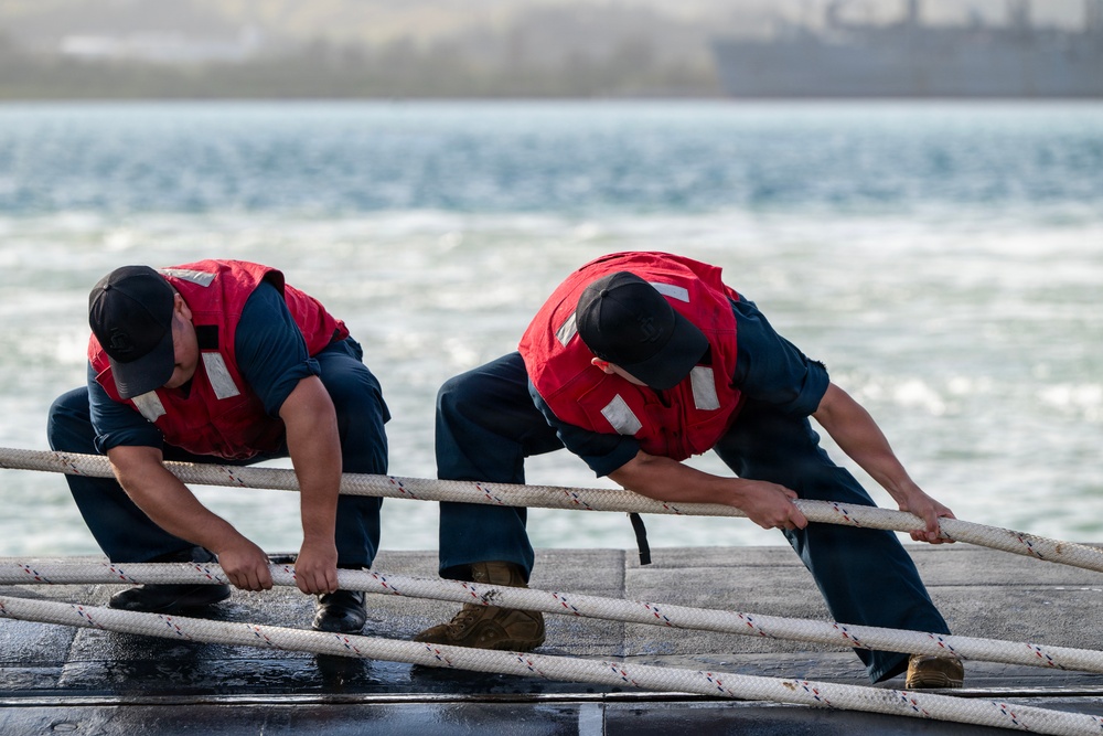 USS Jefferson City (SSN 759) returns to Naval Base Guam