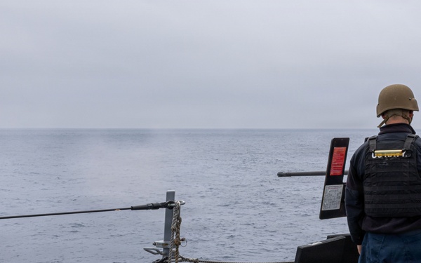 USS Mustin conducts a live-fire exercise