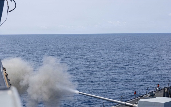 USS Mustin conducts a live-fire exercise with a Mark 45 5-inch gun