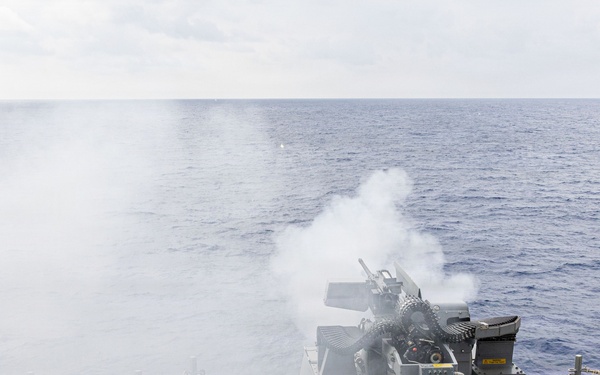 USS Mustin conducts a live-fire exercise with a Mk 38 Mod 4 machine gun