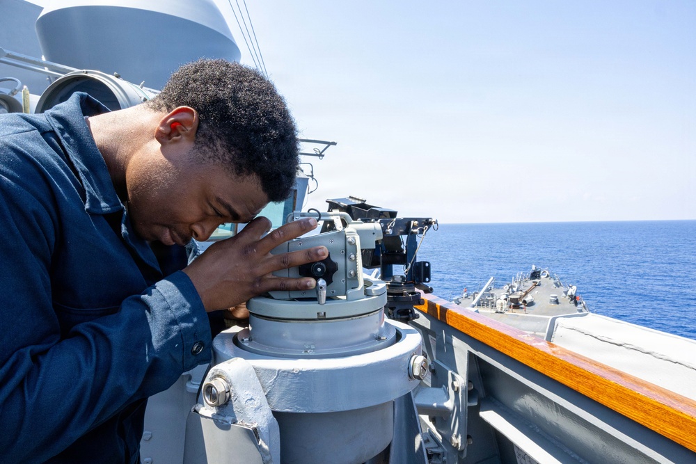 USS Mustin conducts bridge operations