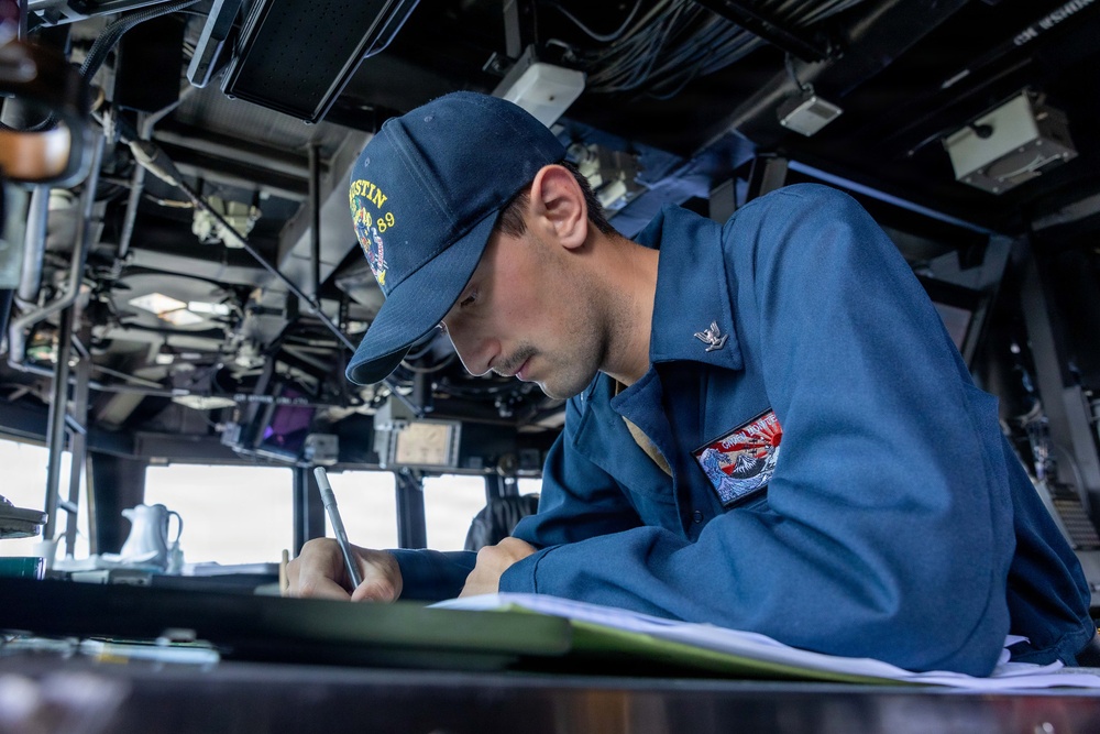 USS Mustin conducts bridge operations