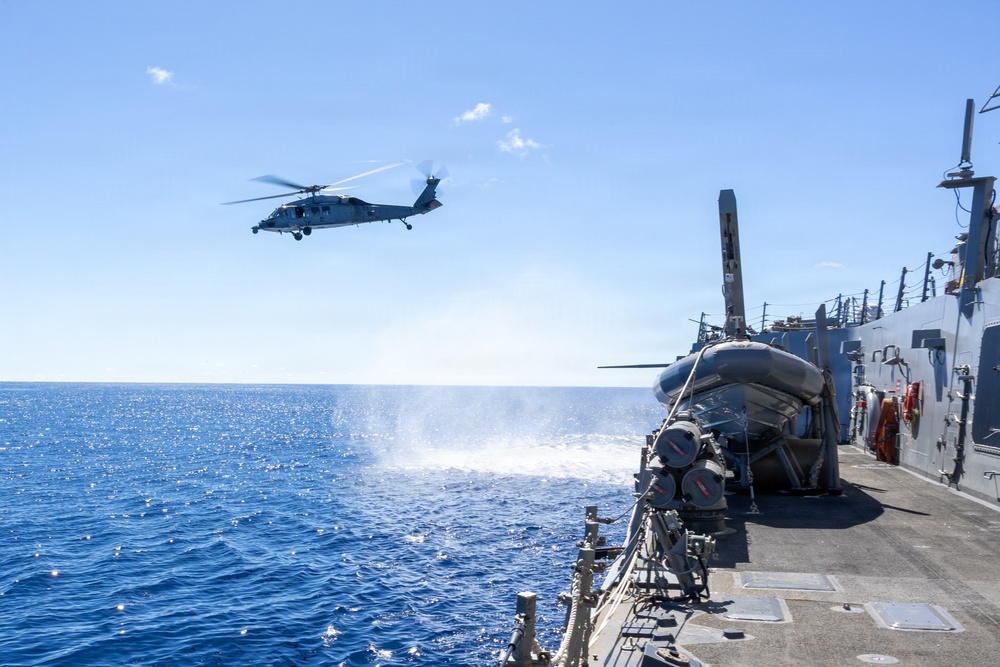 USS Mustin conducts flight operations