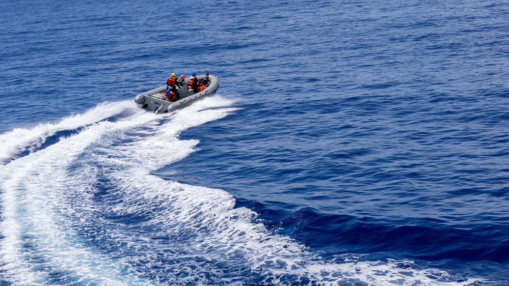 USS Mustin conducts boat operations