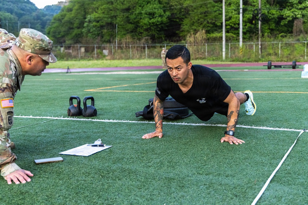 Soldiers Tackle AFT During Best Squad Competition