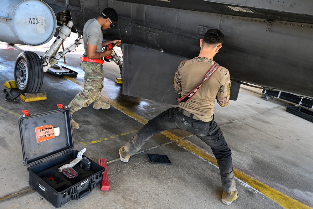 Fixing a F-16 Fighting Falcon