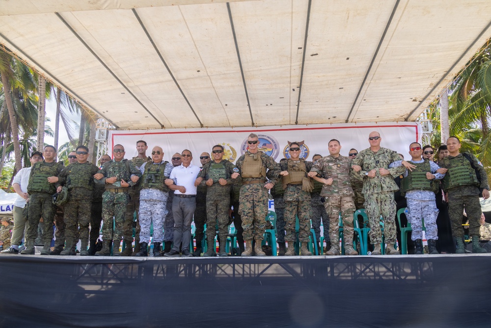 Armed Forces of the Philippines, U.S., Australia, and New Zealand conduct a Counter Landing Live-fire Event