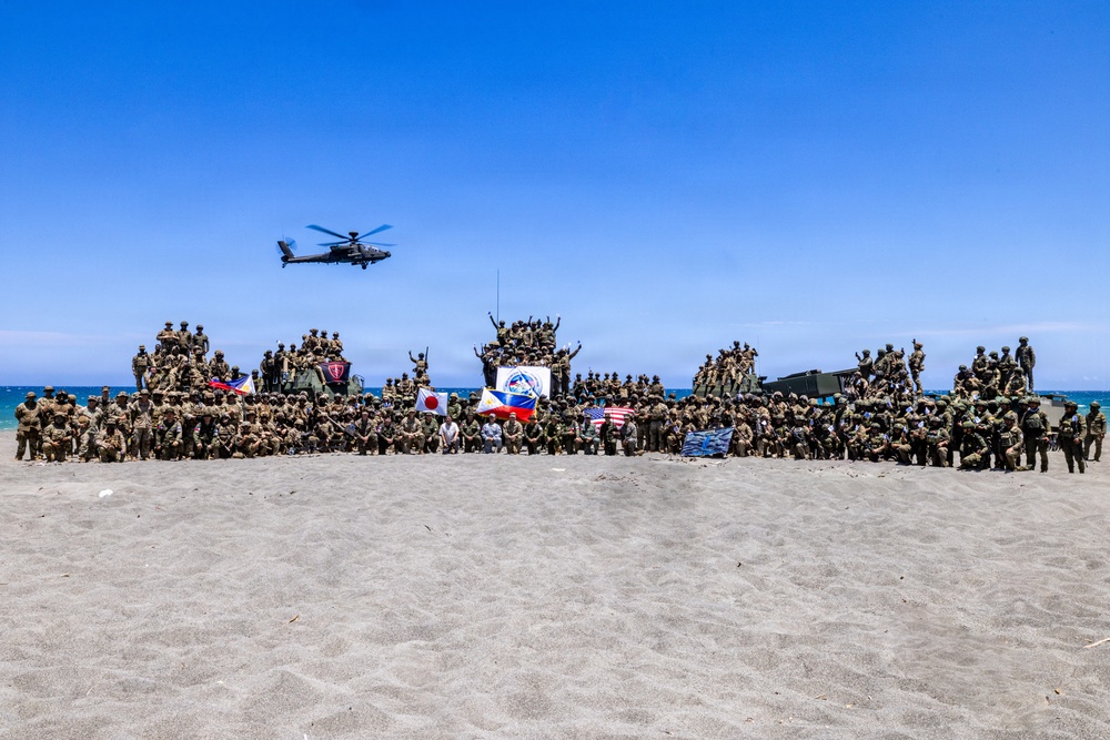 Balikatan 2026: 25th ID fires HIMARS during CLLFX in the Philippines