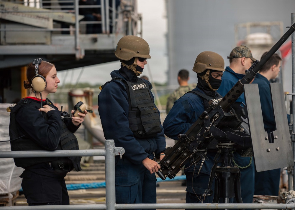 IKE departs Norfolk Naval Shipyard for Sea Trials