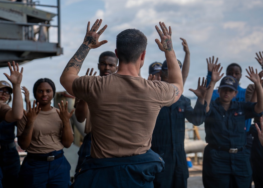 IKE departs Norfolk Naval Shipyard for Sea Trials