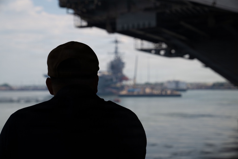 IKE returns to Naval Station Norfolk after conducting Sea Trials