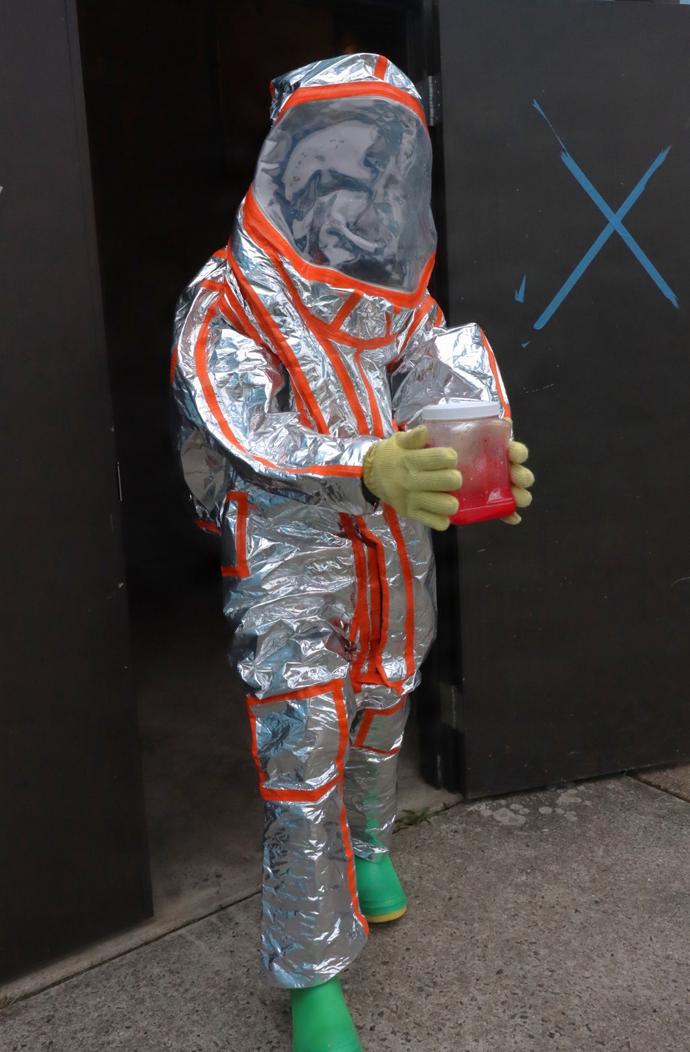 JB MDL- 231st Chemical Company Soldier Enters Contaminated Area