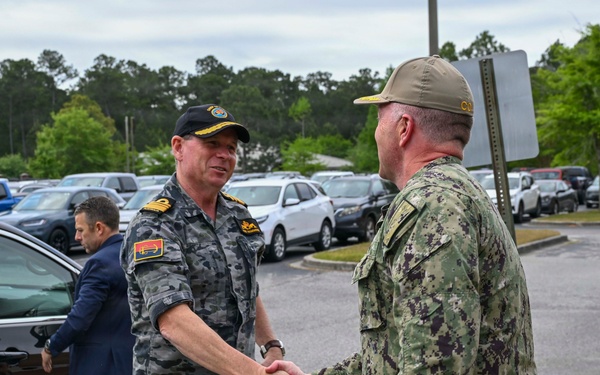 Naval Reactors and Chief of the Royal Australian Navy visit NNPTC