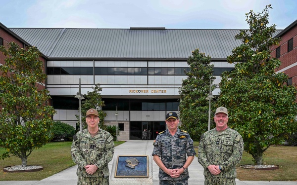 Naval Reactors and Chief of the Royal Australian Navy visit NNPTC
