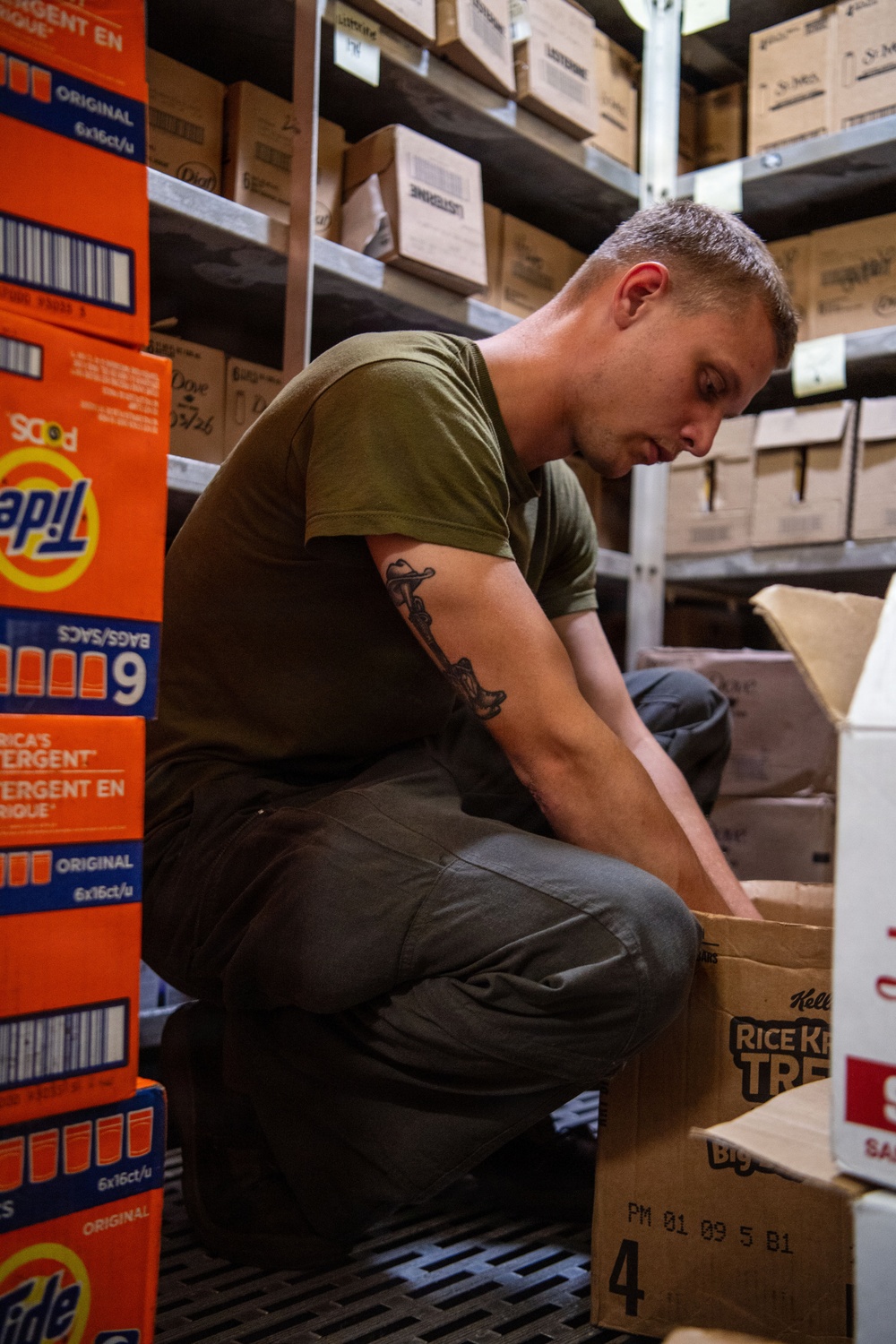 Sailors, Marines Replenish USS Boxer’s Ship’s Store