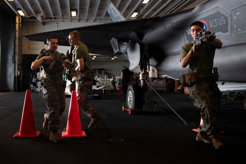 11th MEU Conducts MOUT Training Aboard USS Boxer